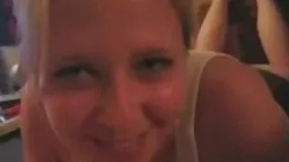 La MILF blonde au gros cul Judith Key a apprécié une baise latérale sexe porno français dure dans la cuisine