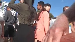 Brunette vorace lassie s'est fait botter le cul par derrière sex xxx tukif