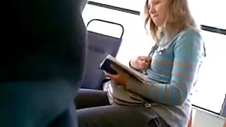 Une mignonne brésilienne au sang chaud satisfait deux étalons brutaux film porno gratuit arabe à l'extérieur