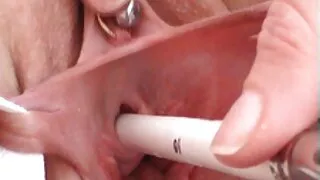 Une pronon xxx benne à ordures blonde aux petits seins baise avec 2 étalons pervers