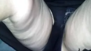 MILF blonde aux seins flasques Violet film porno africaine Addamson aime le sexe en pose inversée
