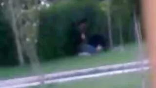 Carla, la bombasse au gingembre, nage dans la film vidéo porno piscine et a des relations sexuelles lesbiennes passionnées