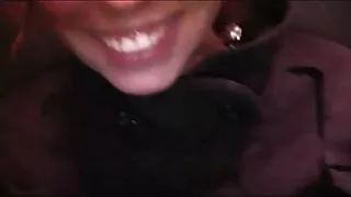 Lindsay kay video porno francais joue en solo dans la salle de bain
