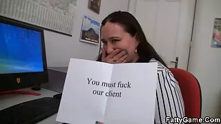 Un beau-père recherche film porno expérimenté sait comment rendre la chatte adolescente complètement satisfaite