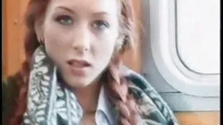Petite blonde aux xxx avec seins Lassie obtient un cunnilingus génial