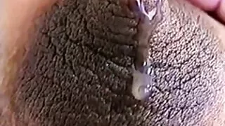 Les bombes sexuelles excitées Kiara Mia et Sierra Sanders sucent une énorme bite noire sexe gratuit video