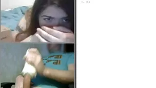 2 goujons blancs film porno gratuit femme fontaine baisent une beauté japonaise aux cheveux blonds au bord de la piscine sont durs